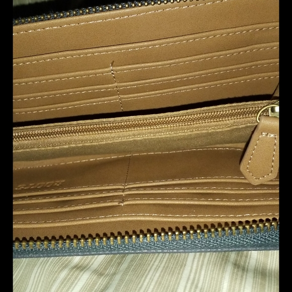 Wolet brand roots - Picture 5 of 6